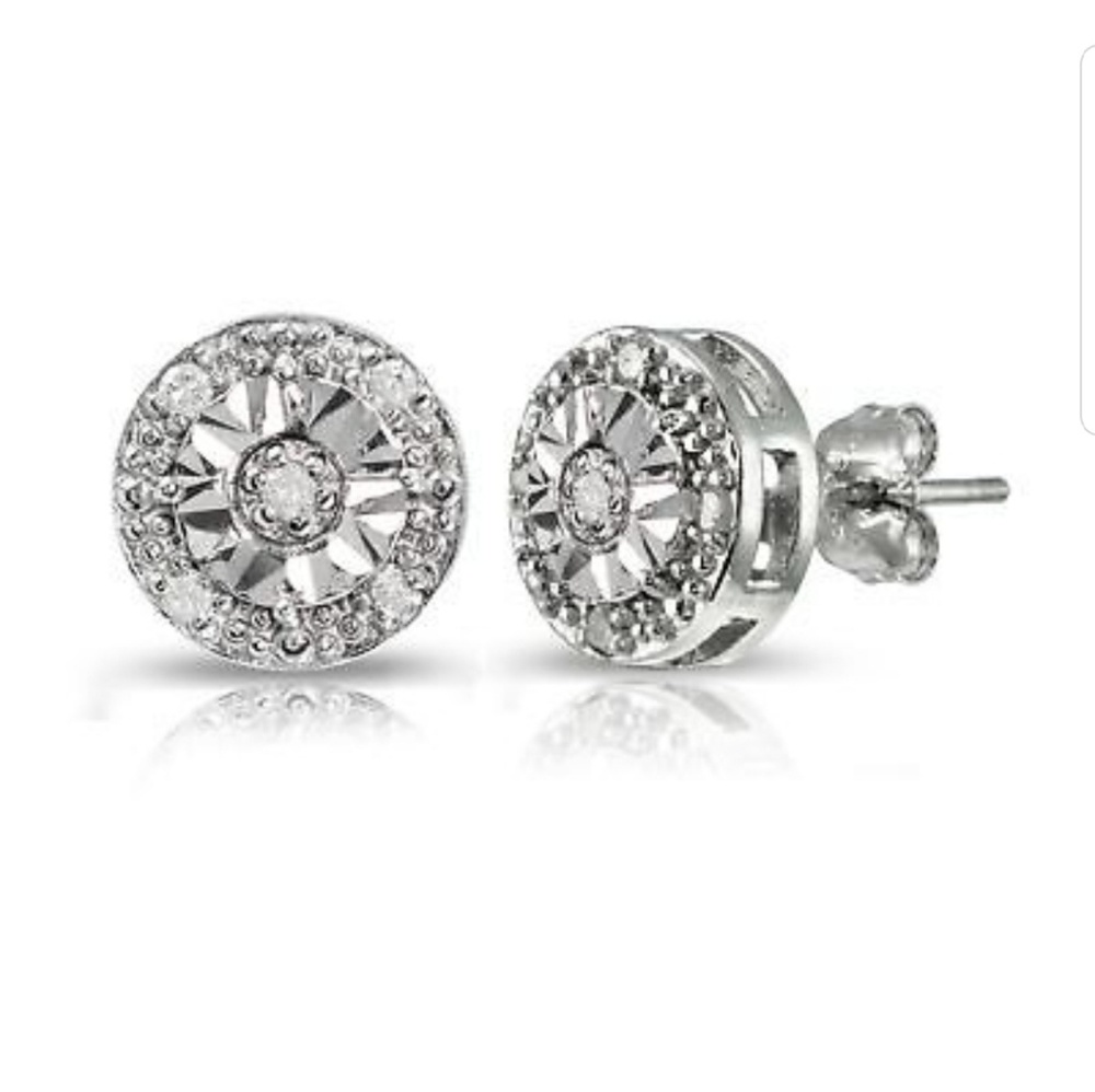 1/10 TW Diamond sterling silver stud earrings